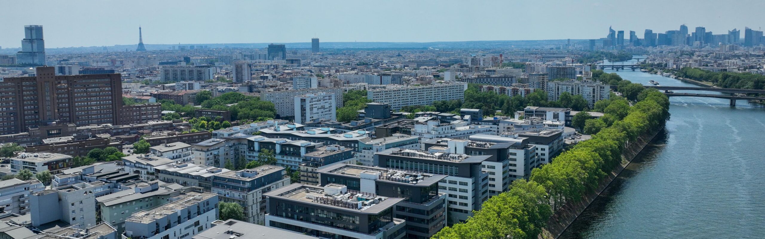obtenez une estimation précise du coût de la peinture à clichy pour vos travaux intérieurs et extérieurs. comparez les prix, découvrez les facteurs qui influencent le tarif, et trouvez un peintre qualifié à clichy.