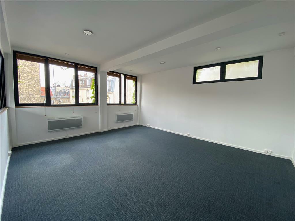 obtenez rapidement un devis pour la rénovation de vos bureaux à paris 12. solutions sur mesure, travaux de qualité et accompagnement professionnel pour transformer vos espaces de travail.