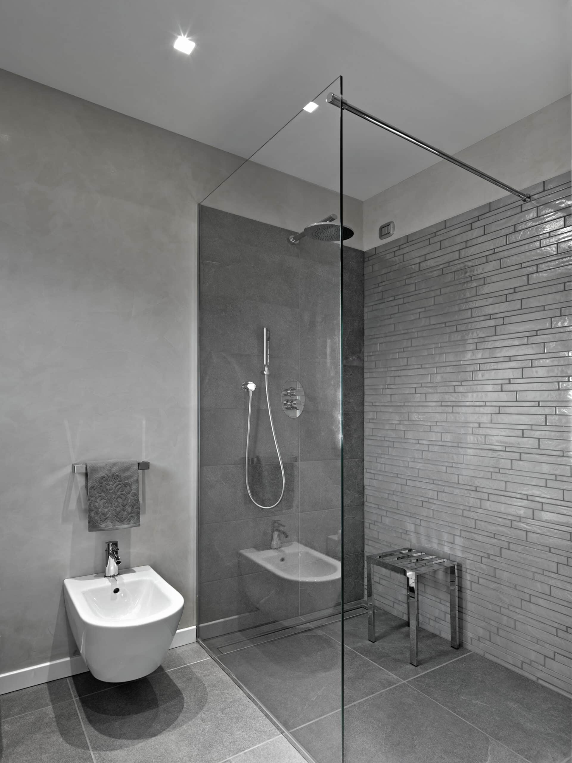 découvrez tout sur la douche italienne : élégance, modernité et accessibilité. conseils d’aménagement, avantages, inspirations et solutions pour créer une salle de bain tendance et pratique.