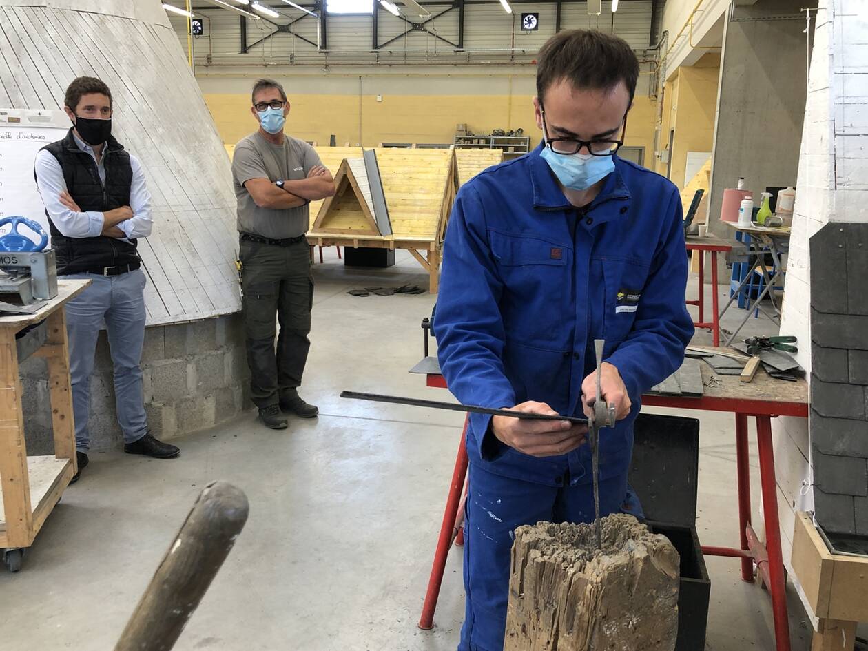 découvrez nos formations bâtiment pour acquérir les compétences essentielles dans la construction, la rénovation et les métiers du btp. programmes adaptés à tous niveaux, cours pratiques et certifications reconnues.
