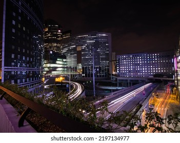 envie d’illuminer votre extérieur à neuilly ? découvrez nos solutions d’éclairage design et sur-mesure pour sublimer jardins, terrasses et façades avec style et sécurité.