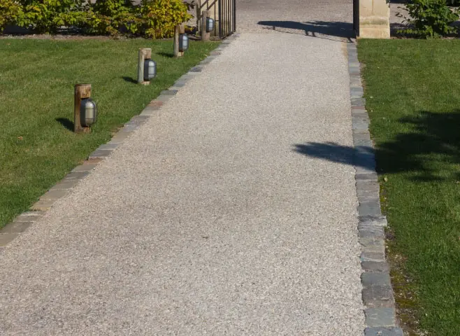découvrez les meilleurs matériaux pour aménager une allée de jardin élégante et durable. conseils, comparatifs et idées pour sublimer vos extérieurs facilement.