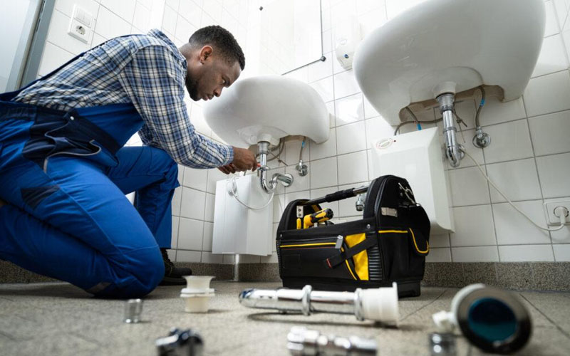 découvrez nos conseils pratiques pour rénover une plomberie ancienne : astuces de professionnels, erreurs à éviter et solutions pour moderniser votre installation en toute sécurité.