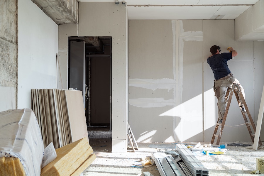 découvrez le prix au mètre carré pour la rénovation d’un appartement : estimation des coûts, facteurs influents, conseils et exemples de devis pour mieux planifier vos travaux.