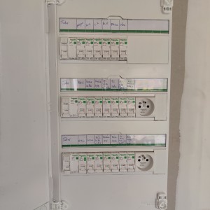 besoin d’un remplacement de tableau électrique à paris 75010 ? nos électriciens qualifiés interviennent rapidement pour sécuriser et moderniser votre installation électrique. devis gratuit et intervention soignée.