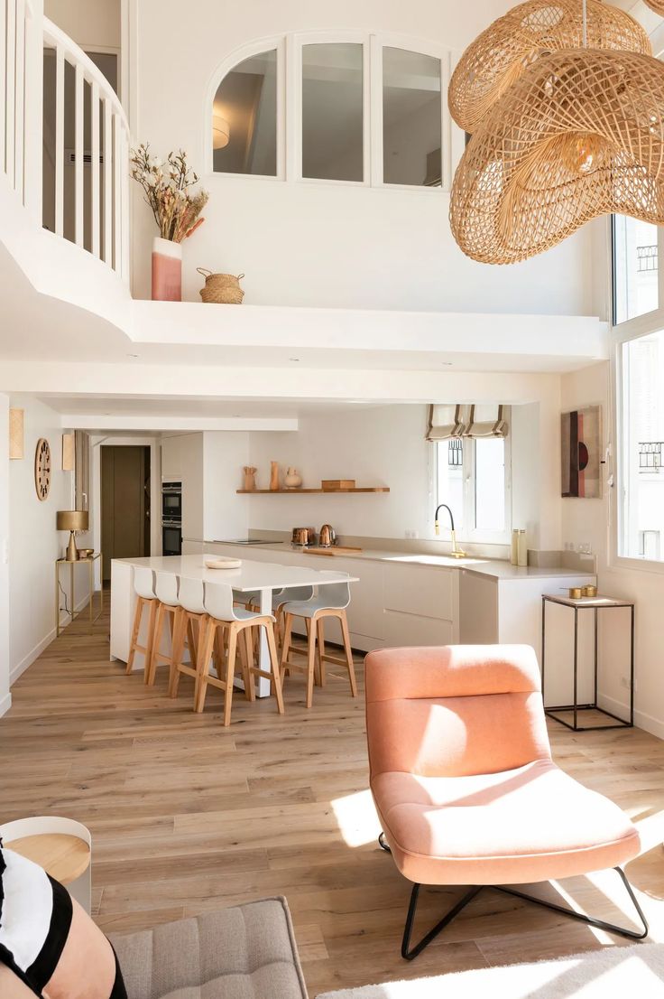 confiez la rénovation de votre appartement à paris 17e à des experts ! découvrez nos services personnalisés pour transformer et optimiser votre espace selon vos envies et votre budget. devis gratuit et accompagnement sur-mesure.