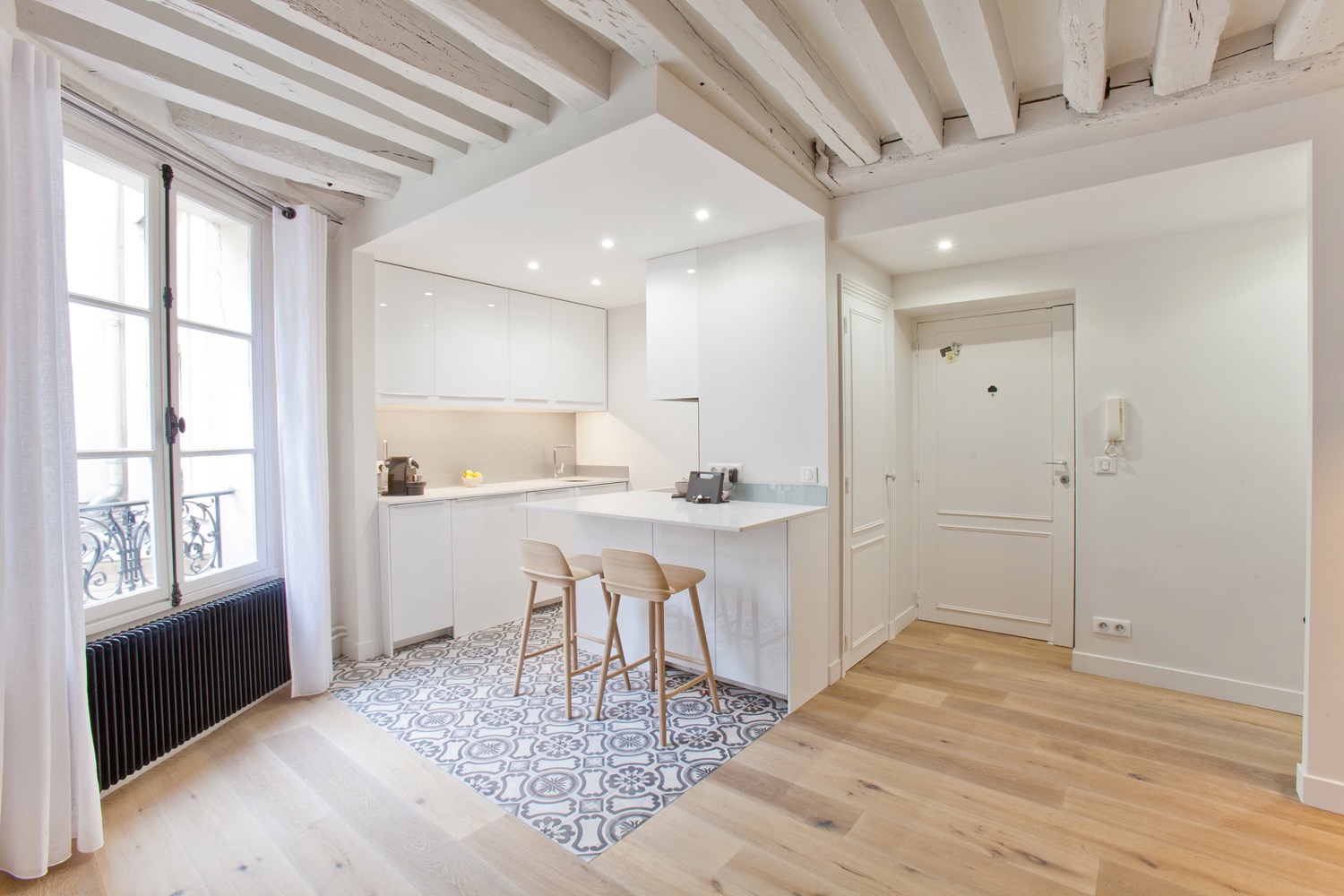 confiez la rénovation de votre appartement à paris à des experts. devis gratuit, conseils sur mesure et accompagnement complet pour transformer votre intérieur selon vos envies.
