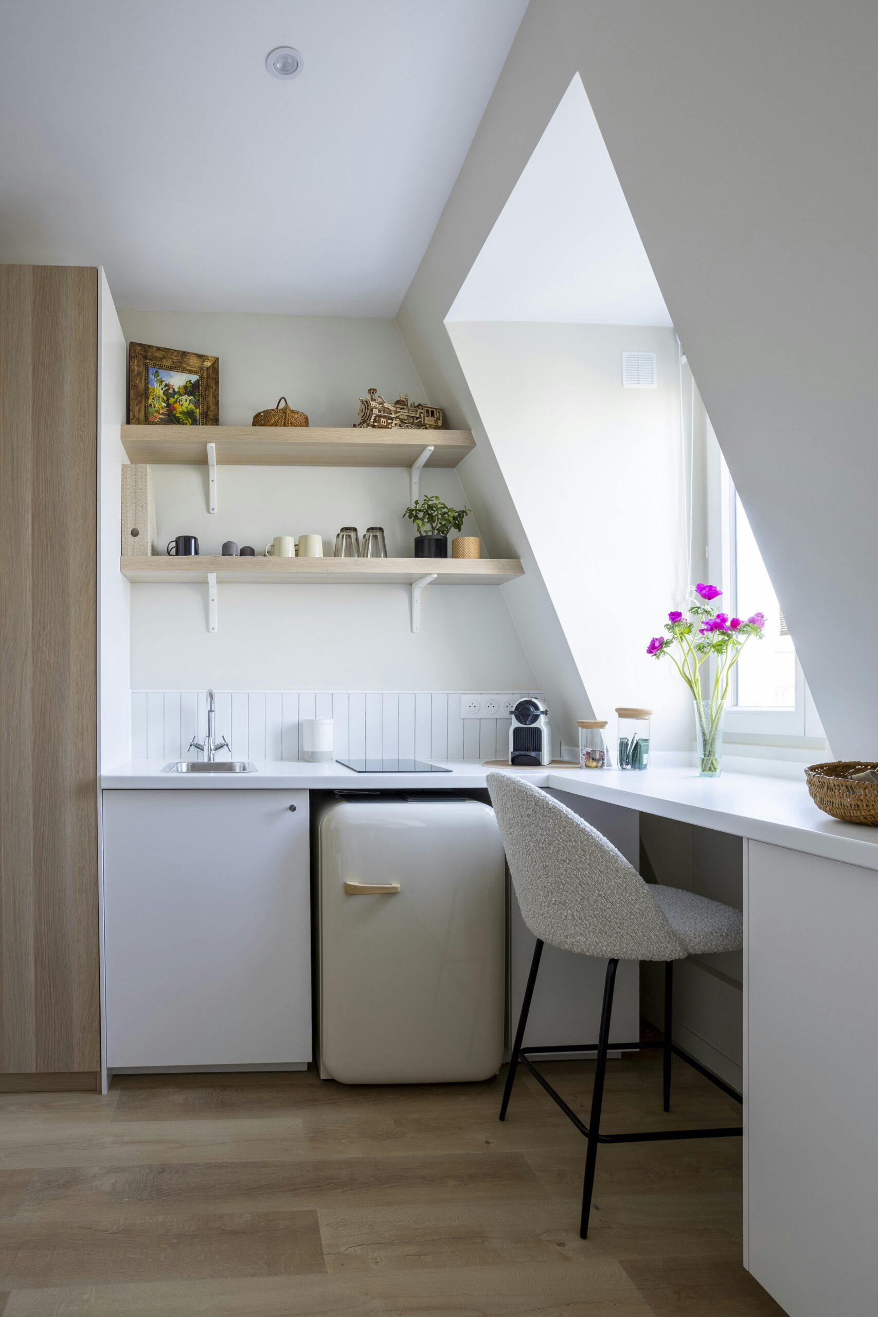 confiez la rénovation de votre cuisine à paris à nos experts. conseils personnalisés, matériaux de qualité et réalisations sur-mesure pour transformer votre espace selon vos envies.