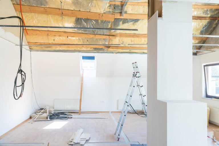 découvrez nos conseils et astuces pour une rénovation électrique réussie, en toute sécurité et conformité. planifiez vos travaux, choisissez les bons équipements et modernisez votre installation électrique efficacement.