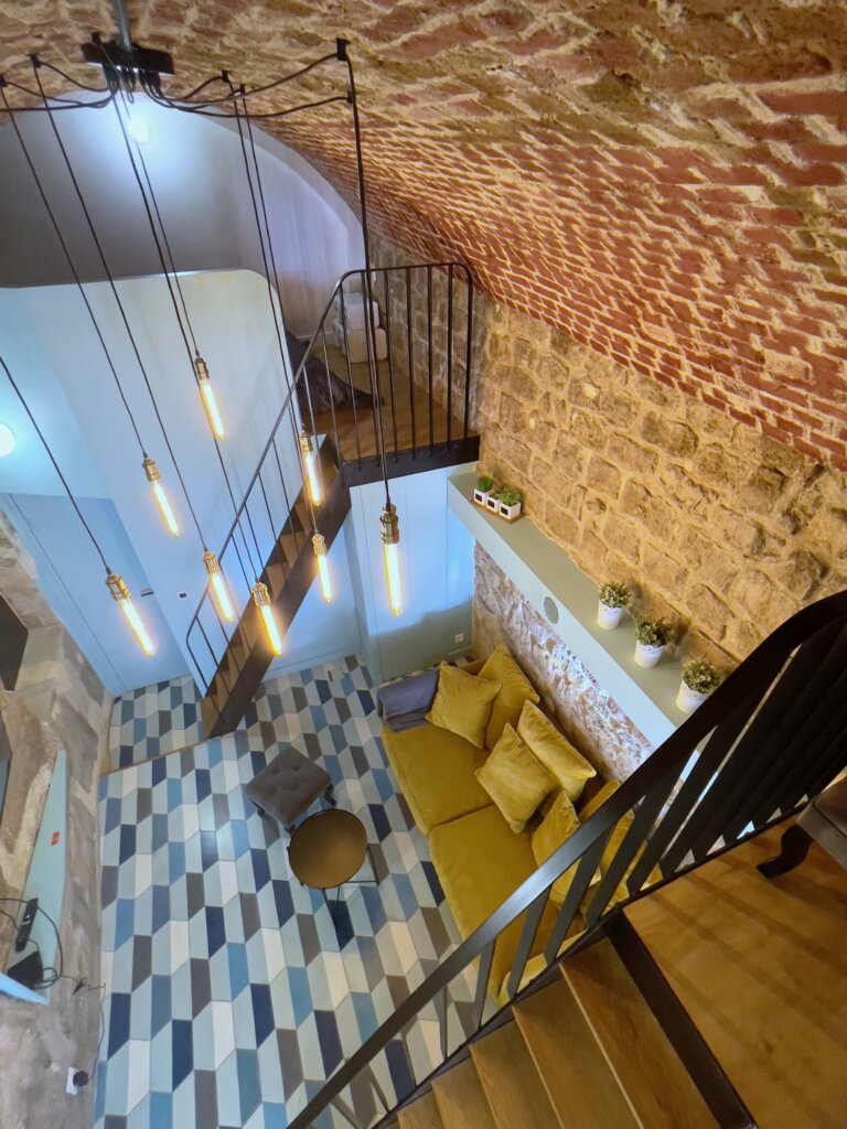 confiez votre rénovation intérieure à paris à des experts. conseils personnalisés, réalisation sur-mesure et suivi complet pour transformer votre espace selon vos envies.