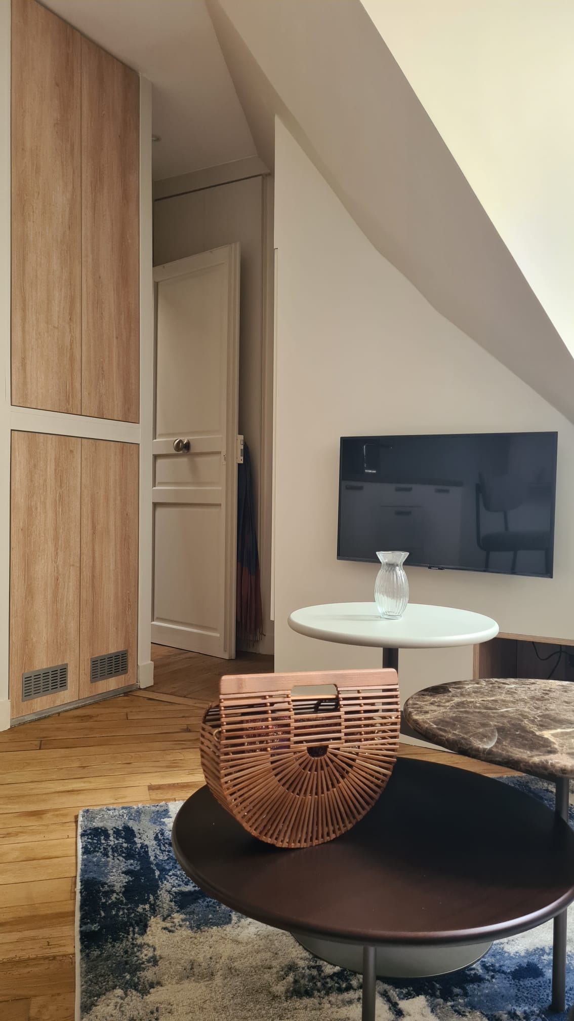 confiez votre projet de rénovation intérieure à paris 75007 à des experts qualifiés. améliorez votre espace avec des solutions sur-mesure : peinture, parquet, aménagement et décoration.