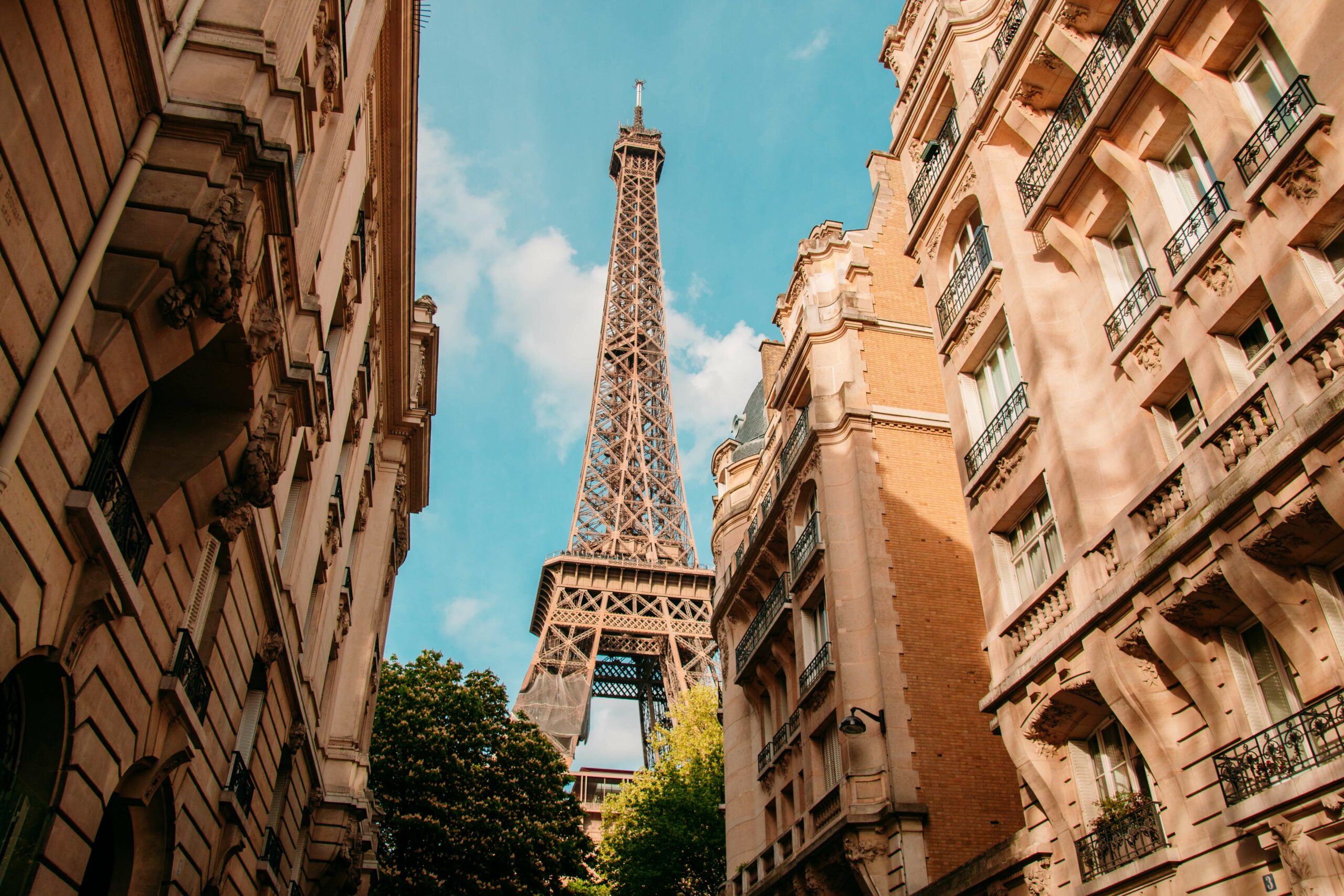 confiez votre projet de rénovation à paris à des experts. services complets pour appartements, maisons et bureaux : devis gratuit, accompagnement personnalisé et qualité garantie.