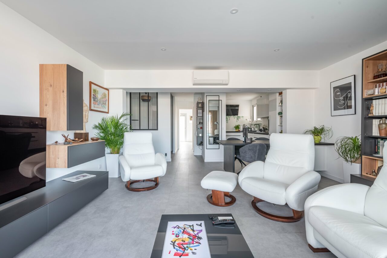 découvrez les coûts à prévoir pour rénover un appartement et nos conseils pour faire des économies, des astuces pour optimiser votre budget et réaliser des travaux au meilleur rapport qualité-prix.