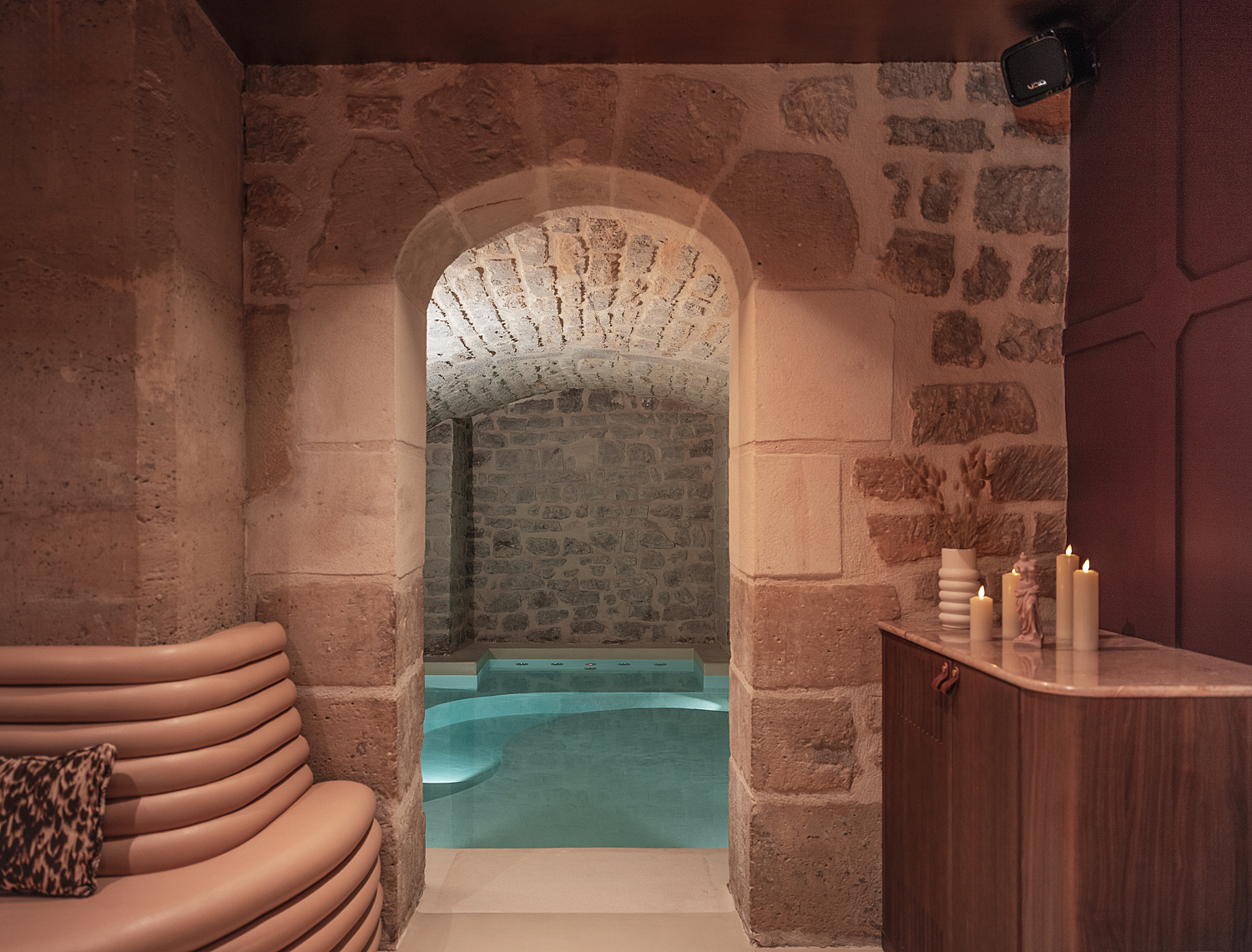 découvrez nos salles de bain bien-être à paris : un espace dédié à la détente, au confort et au design pour transformer votre routine quotidienne en véritable moment de plaisir.