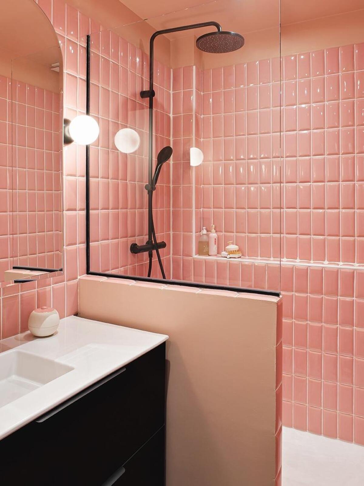 découvrez nos solutions de salle de bain moderne à fontenay-aux-roses : aménagement sur mesure, design contemporain et équipements innovants pour transformer votre espace.