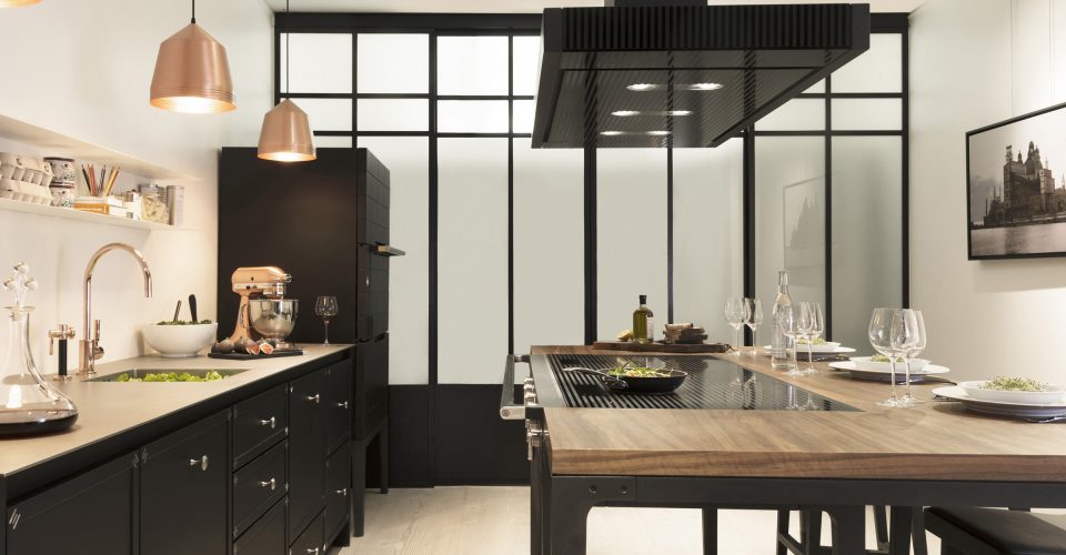 découvrez comment installer une verrière dans votre cuisine à paris pour apporter lumière et style à votre intérieur. conseils, inspirations et professionnels près de chez vous.