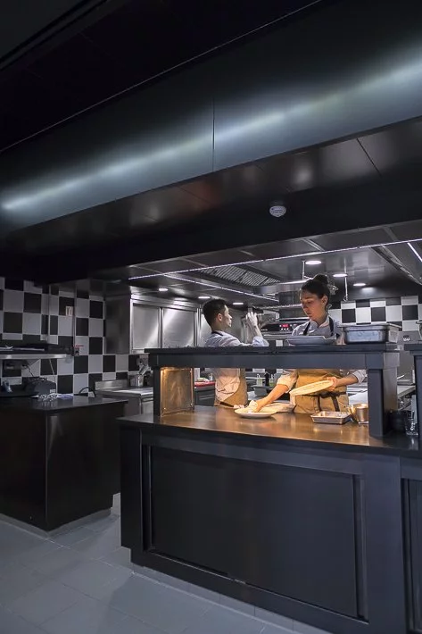 découvrez comment installer une verrière dans votre cuisine à paris pour optimiser la luminosité, créer un espace moderne et convivial. devis et conseils sur-mesure.