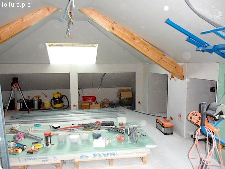 optimisez l'espace sous votre toit avec nos idées et conseils pour l'aménagement de combles de 25 m². gagnez en confort et en fonctionnalité avec des solutions adaptées à vos besoins.