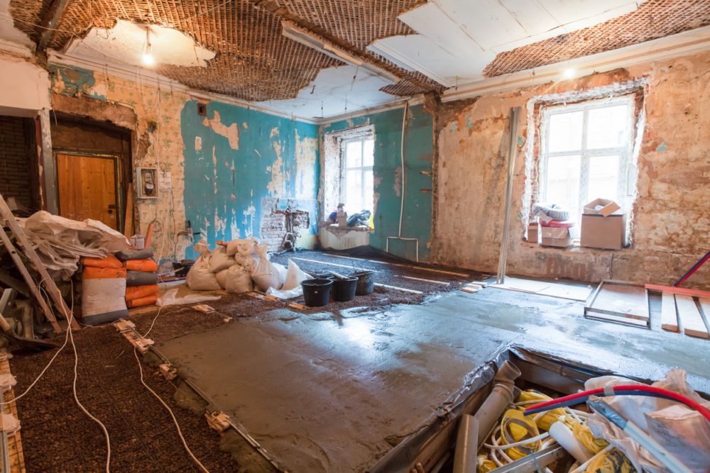 découvrez les coûts de rénovation d'une maison ancienne et obtenez des conseils pour optimiser votre budget tout en valorisant votre patrimoine.