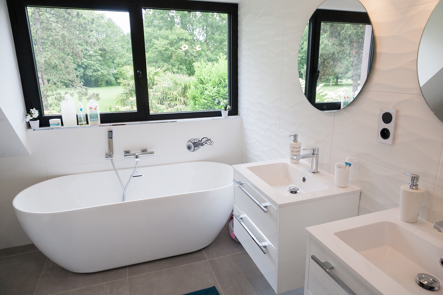 découvrez le coût moyen pour aménager une salle de bain dans une chambre : tarifs, matériaux et conseils pour un projet réussi et adapté à votre budget.
