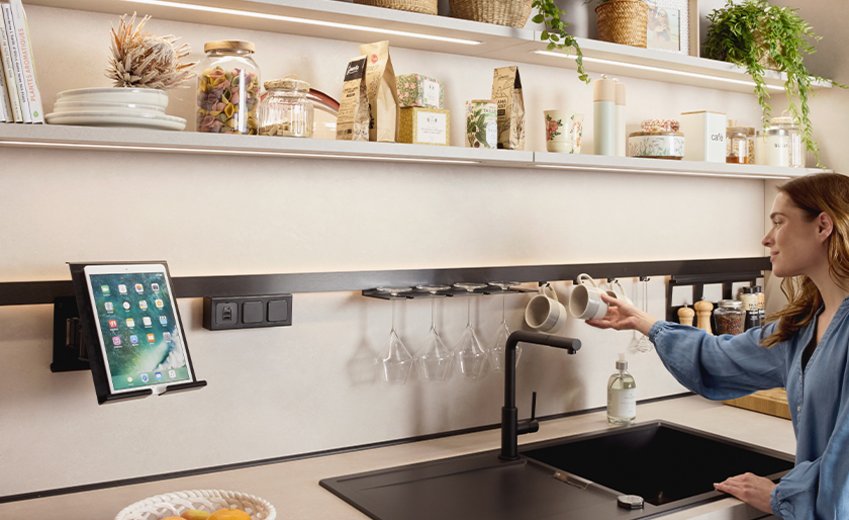 obtenez votre devis cuisine sur-mesure gratuitement en ligne. comparez les prix, choisissez des matériaux de qualité et trouvez l'agencement idéal pour votre cuisine personnalisée.