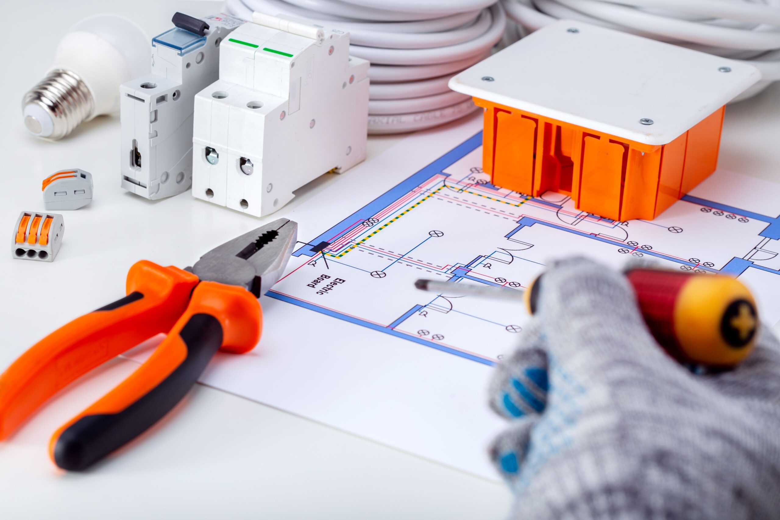 découvrez des solutions d'électricité sécurisées et économiques pour votre habitat ou entreprise. profitez d'une énergie fiable tout en maîtrisant vos dépenses !