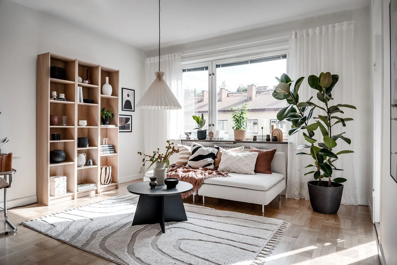 conseils pratiques pour optimiser la rénovation d'un studio de 35m2, maximiser l'espace et créer un intérieur fonctionnel et moderne.