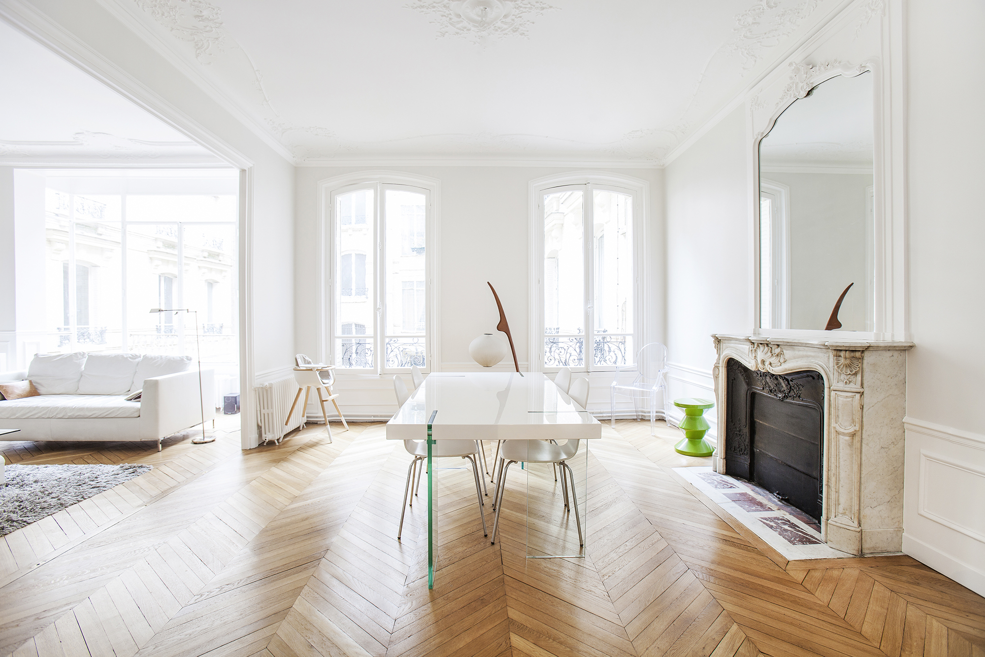 découvrez nos services professionnels de peinture d'appartement à paris pour un intérieur rénové et moderne. qualité, prix compétitifs et savoir-faire local.