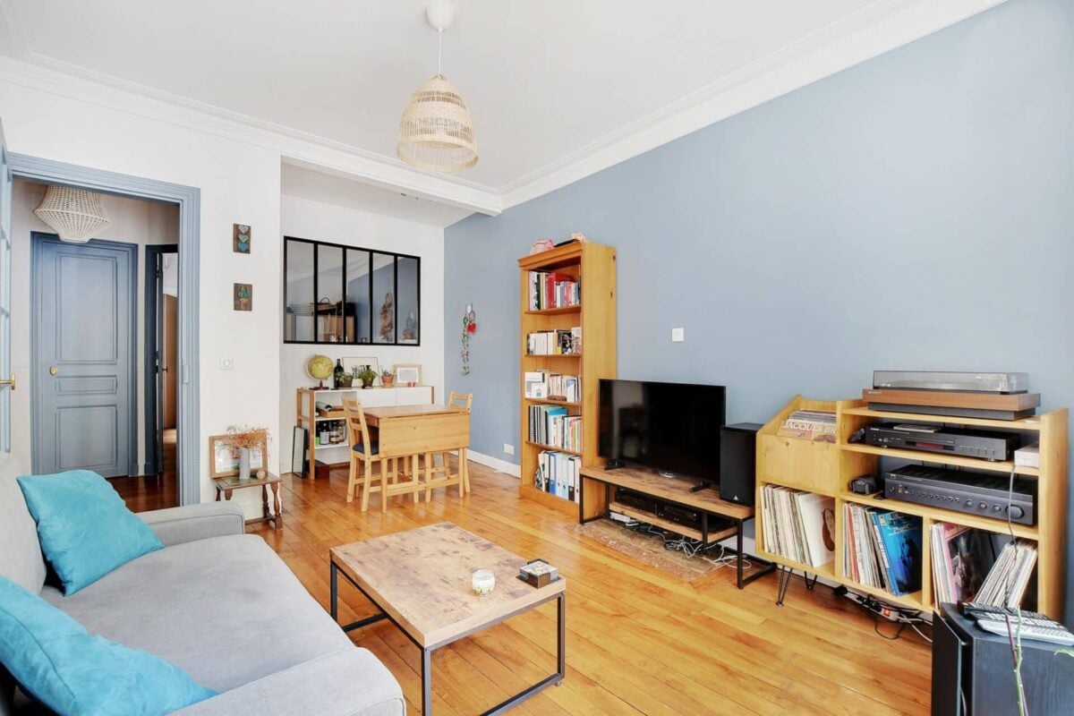 découvrez nos services de peinture intérieure à paris pour transformer et embellir votre intérieur avec des finitions de qualité professionnelle.