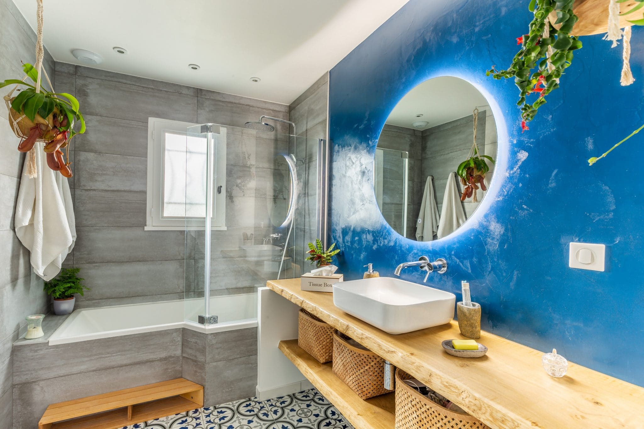 découvrez nos conseils pratiques et les tarifs estimatifs pour rénover votre salle de bain efficacement et à moindre coût.