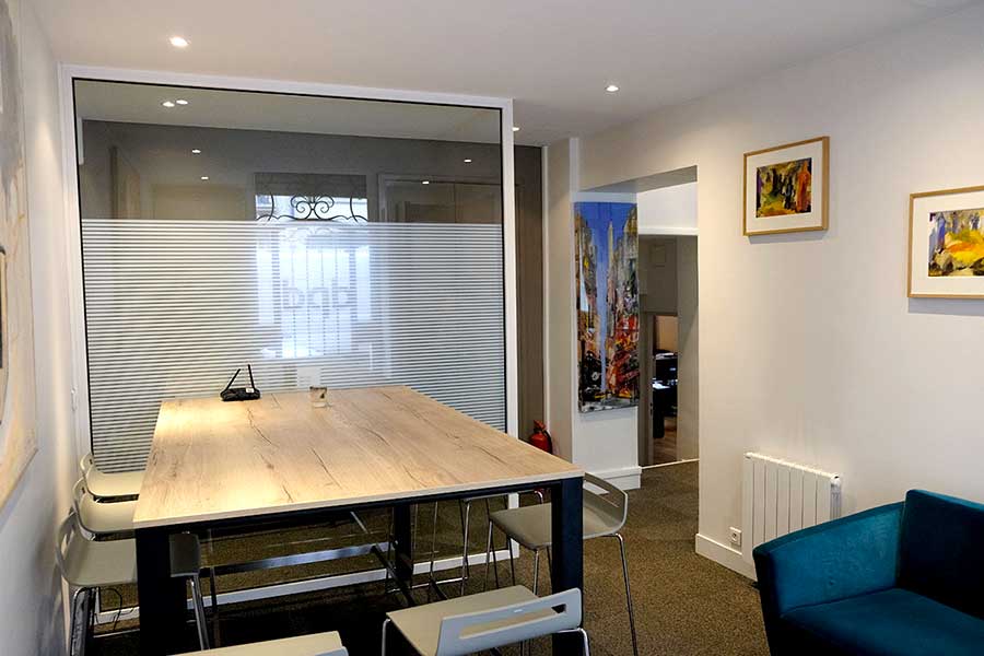 expert en rénovation de bureaux à paris, nous transformons vos espaces professionnels pour allier design moderne et fonctionnalité optimale.