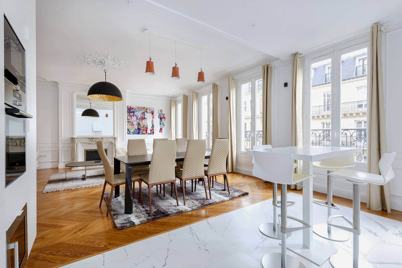découvrez nos conseils et services pour la rénovation haussmannienne : préservez le charme et l’élégance d’un appartement haussmannien tout en modernisant votre intérieur. expertise, matériaux de qualité et respect de l’architecture d’origine.