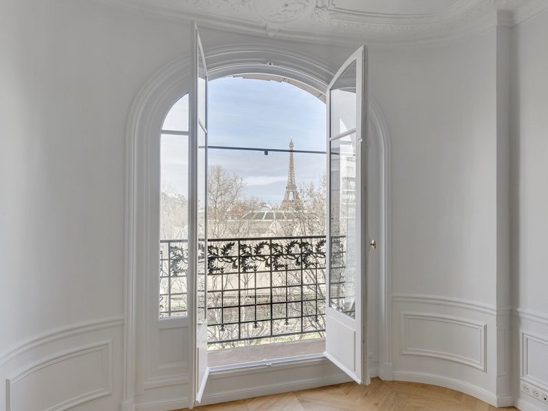 découvrez notre service de rénovation intérieure à paris : transformation d'appartements, maisons et bureaux, accompagnement sur-mesure, qualité et respect des délais. obtenez votre devis gratuit !