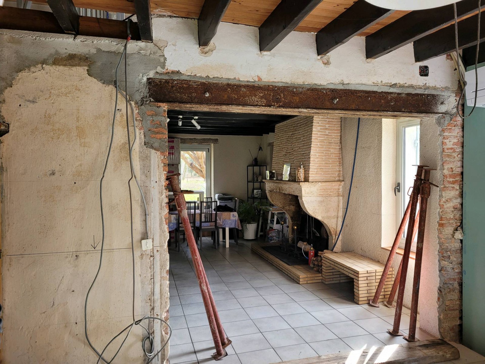 découvrez comment transformer votre espace de vie grâce à des conseils et astuces de rénovation intérieure. idées de décoration, choix des matériaux et accompagnement pour réussir votre projet de rénovation chez vous.