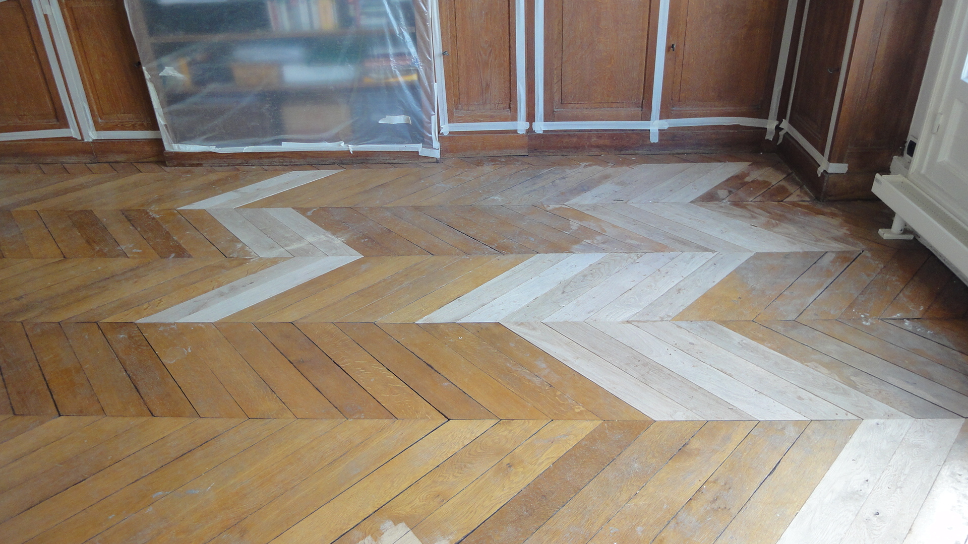expert en rénovation de parquet à paris, nous redonnons vie à vos sols en bois avec savoir-faire et qualité. contactez-nous pour un devis personnalisé.