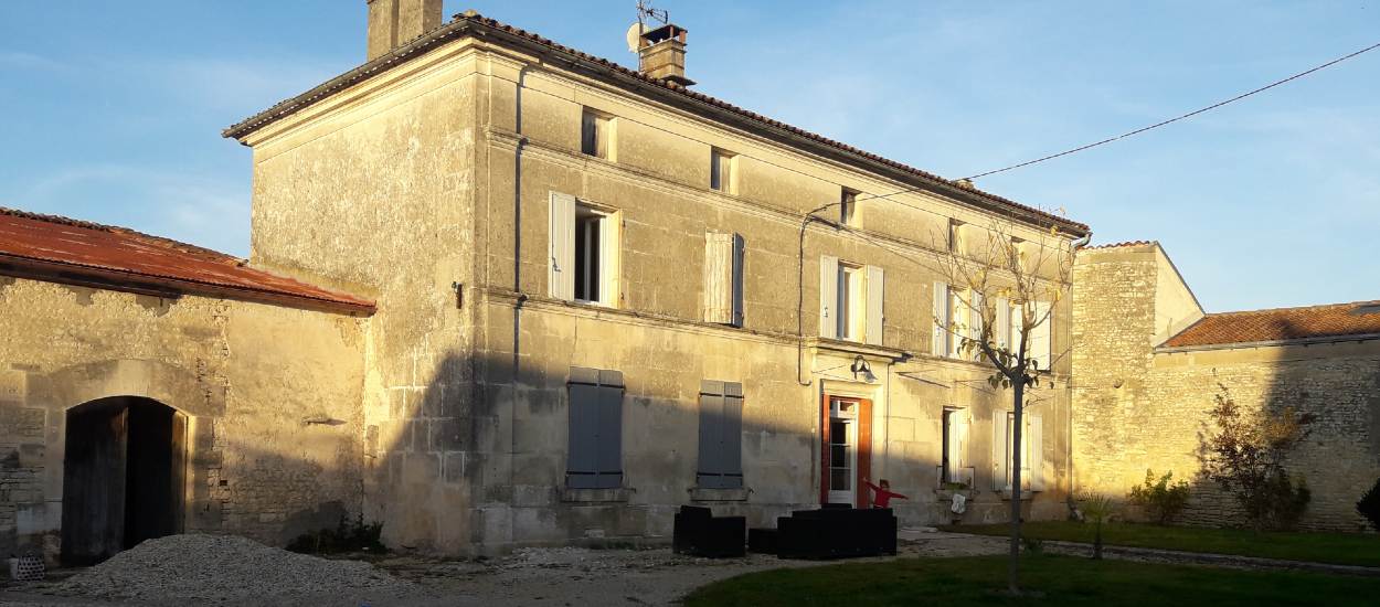 découvrez nos astuces pour une rénovation pas chère et optimiser votre budget au mètre carré. réalisez vos travaux efficacement sans dépasser vos dépenses.