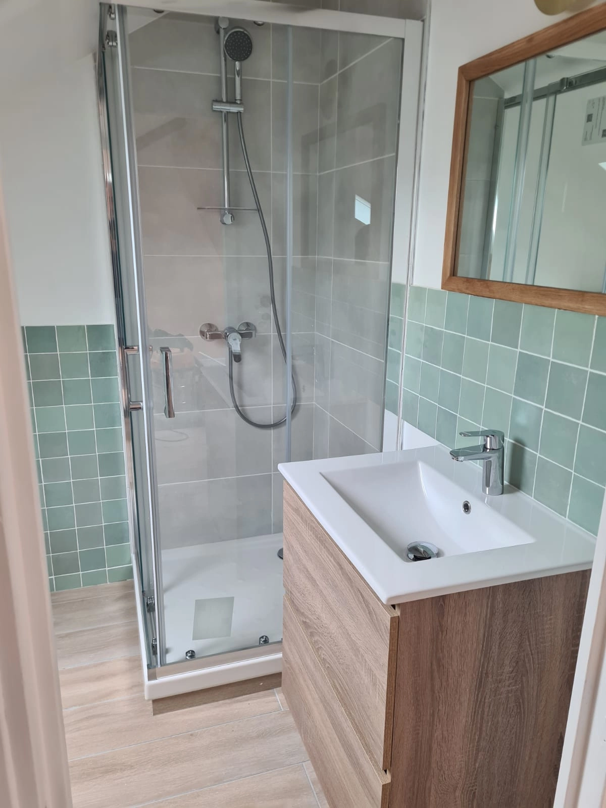 découvrez nos solutions de salle de bain sur mesure à clamart : conception personnalisée, installation professionnelle et matériaux de qualité pour un espace unique adapté à vos envies.